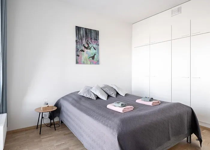 Modern 1Br Apartment With Sauna & Balcony