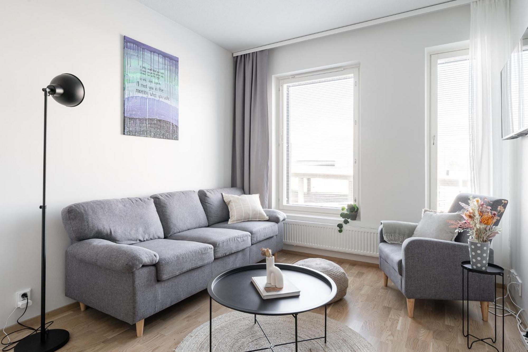 Appartamento Modern 1br With Sauna & Balcony