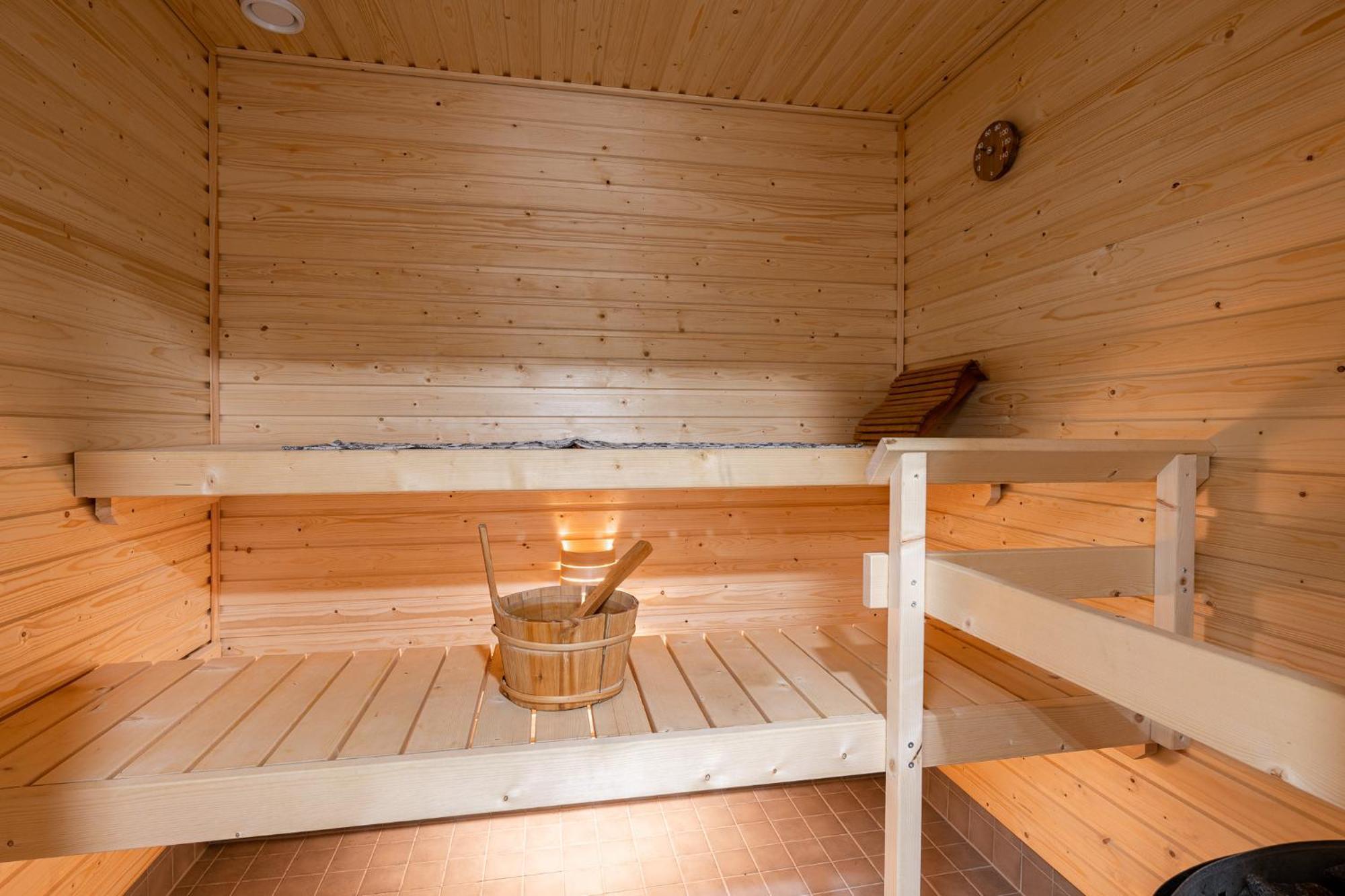 Modern 1br With Sauna & Balcony Appartamento