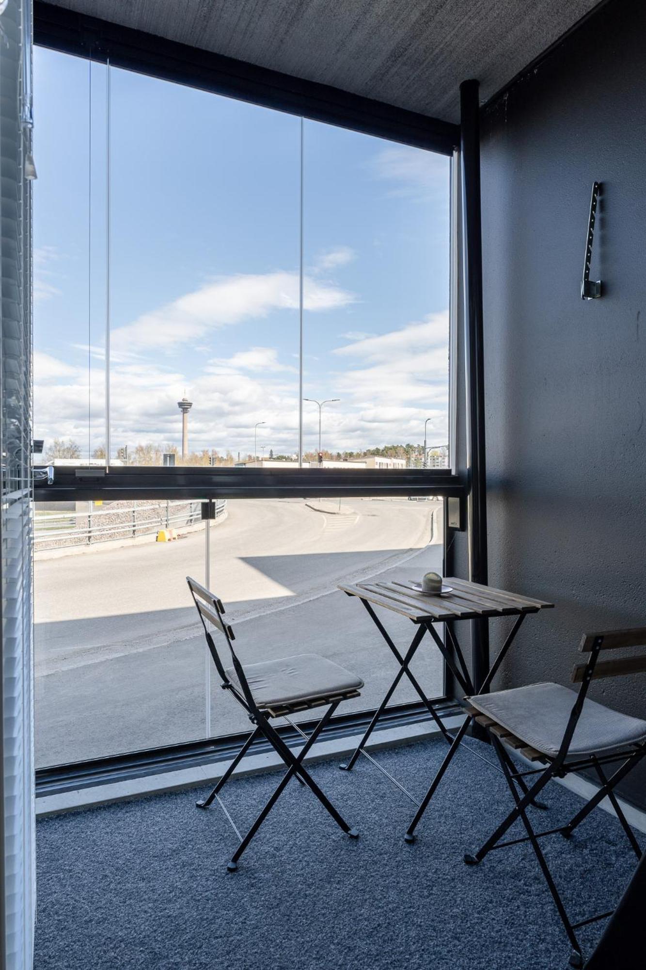 Appartamento Modern 1br With Sauna & Balcony